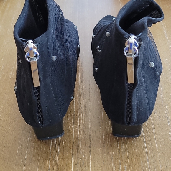 GORGEOUS ZARA TULLE AND FAUX PEARL BOOTS - Picture 3 of 9